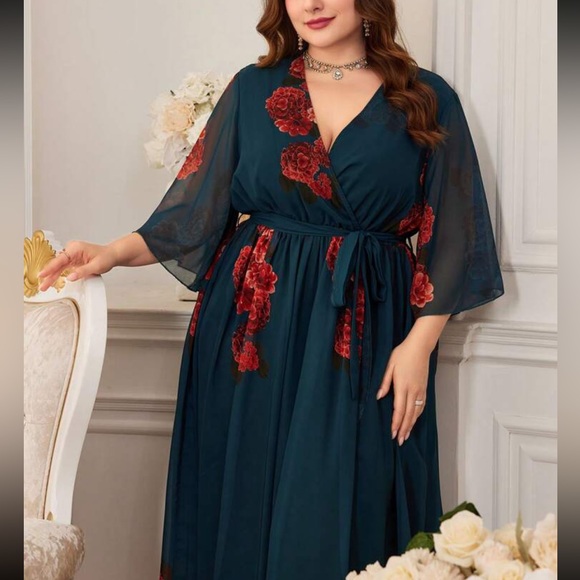 Plus size floral embroidery V neck belted dress - Picture 4 of 6